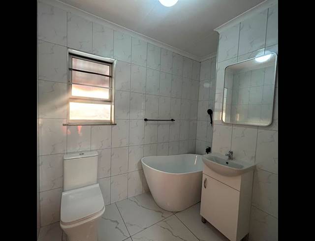 3 BEDROOM PROPERTY TO RENT IN BIRDSWOOD